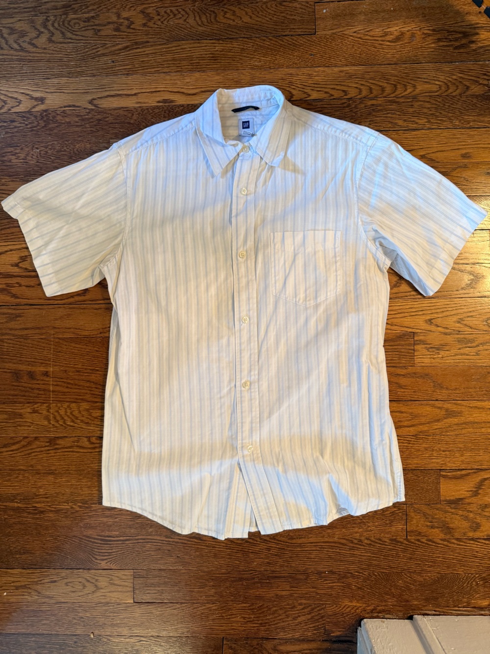 GAP Light Blue and White Striped Short Sleeve Button-Down
